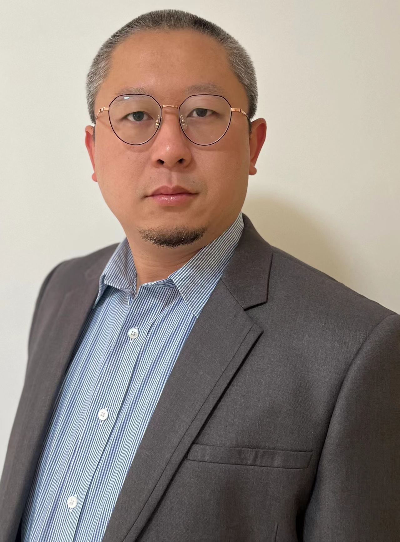 Richard, Founder and CEO of Buy-Easy